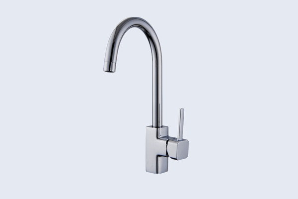 China Gooseneck Kitchen Faucet Polished Brass Faucet